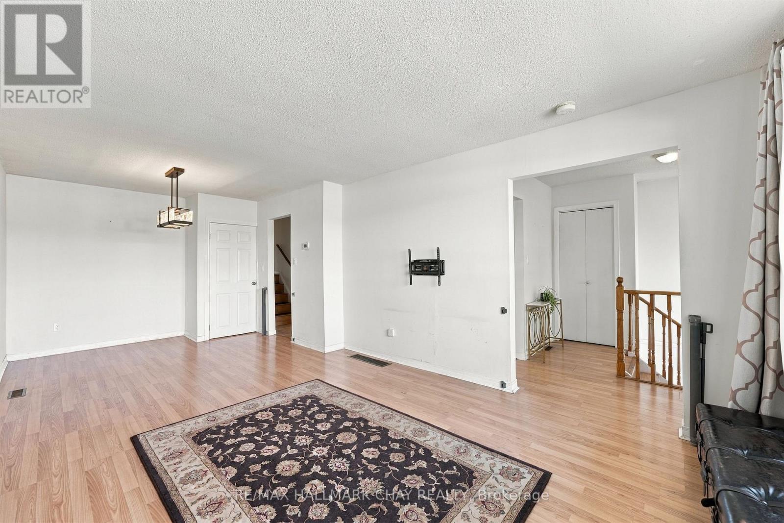61 Turner Court, Bradford West Gwillimbury photo 8