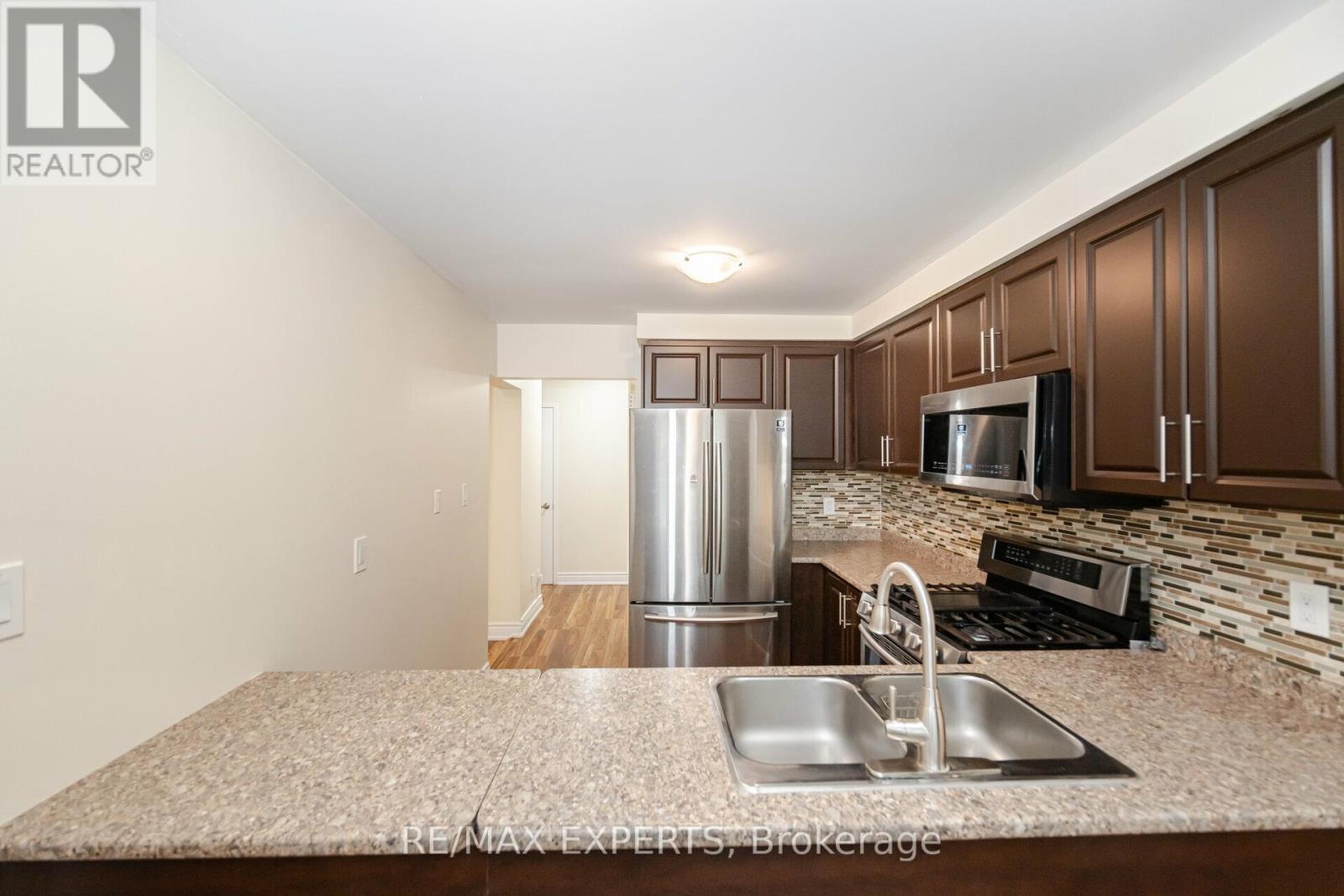 42 Quance Street, Barrie photo 16