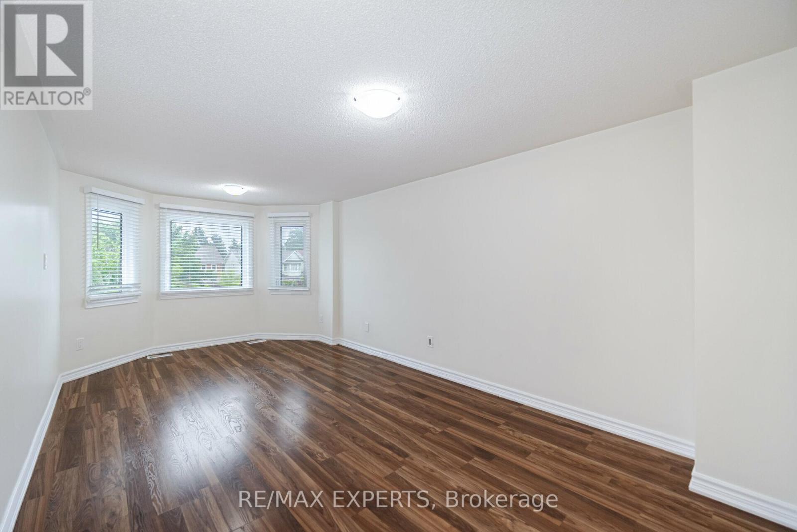 42 Quance Street, Barrie photo 24