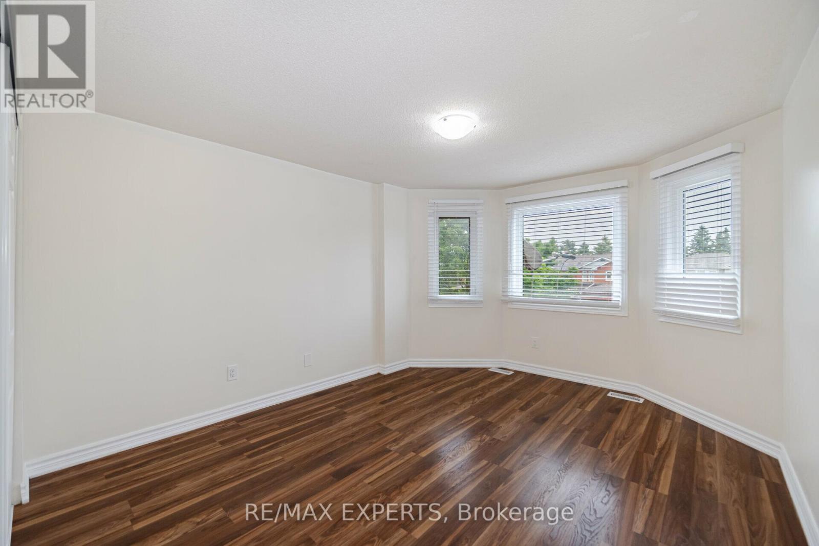 42 Quance Street, Barrie photo 31