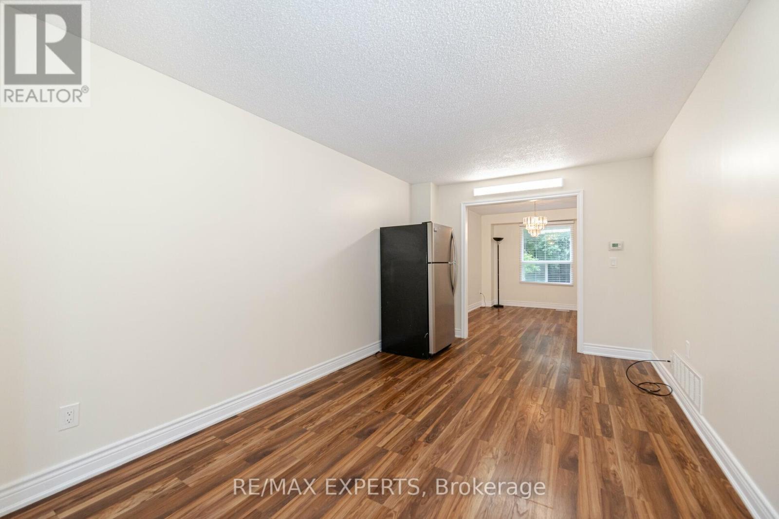 42 Quance Street, Barrie photo 9