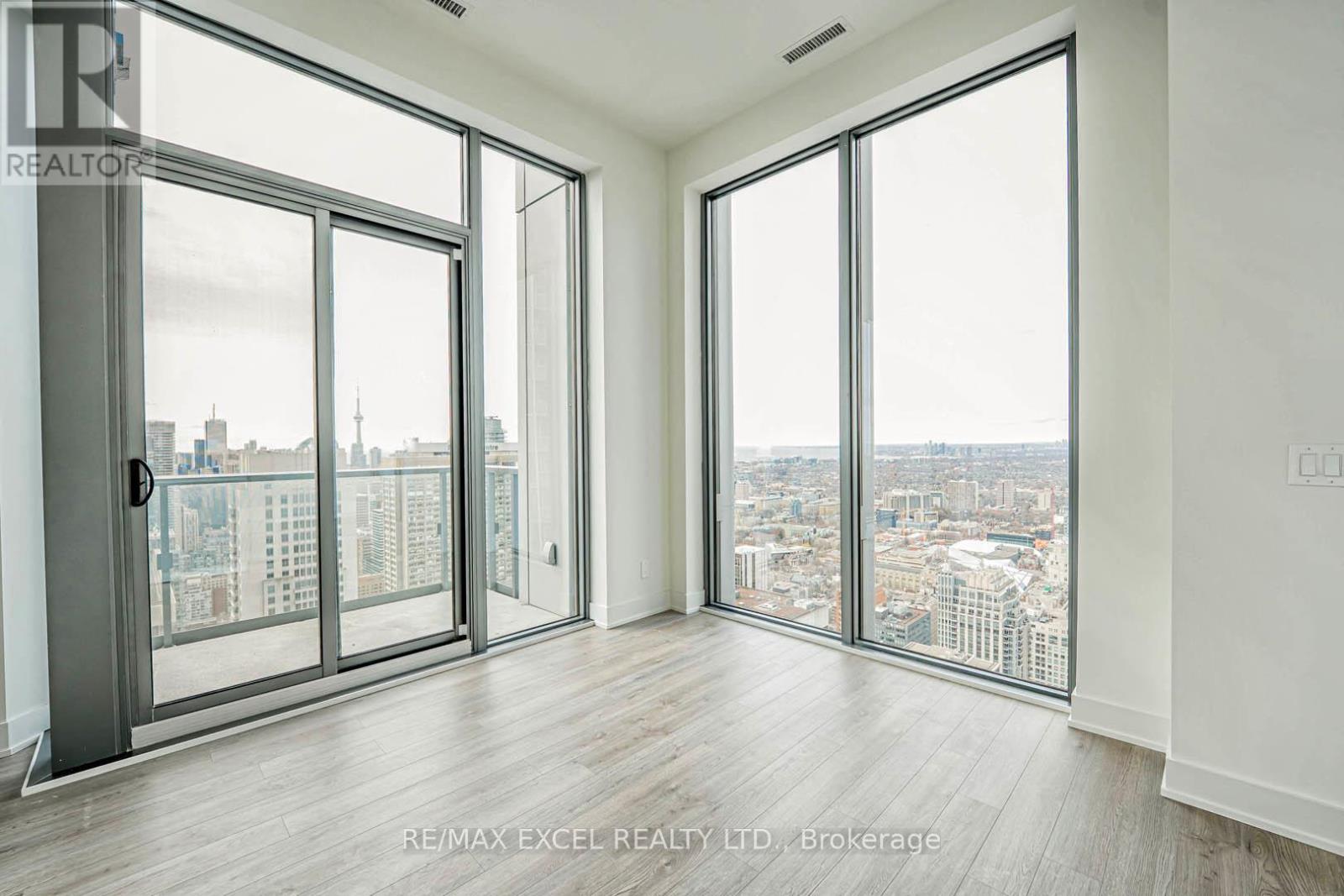 #5102 8 CUMBERLAND STREET - 9
