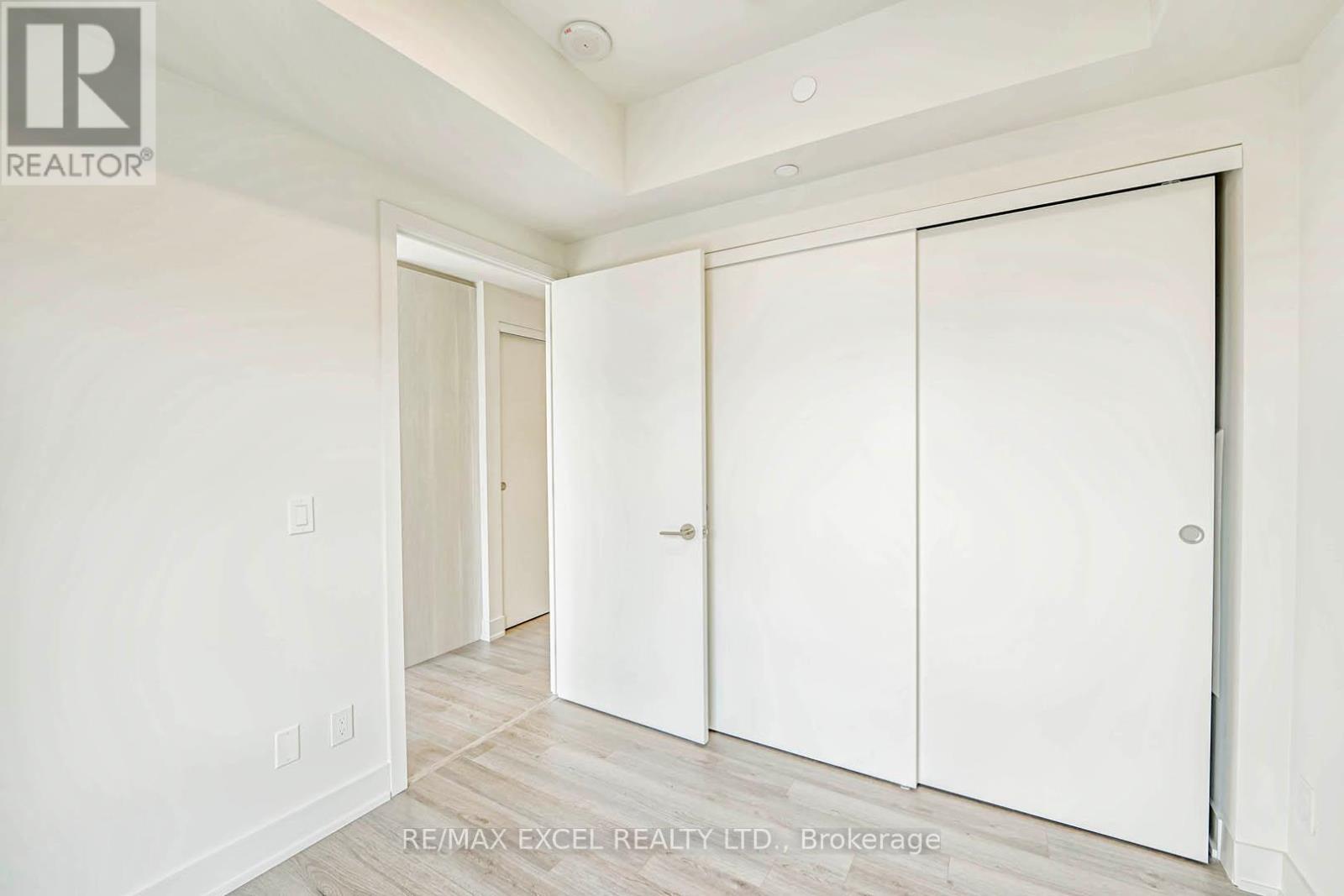 #1002 8 CUMBERLAND STREET - 21