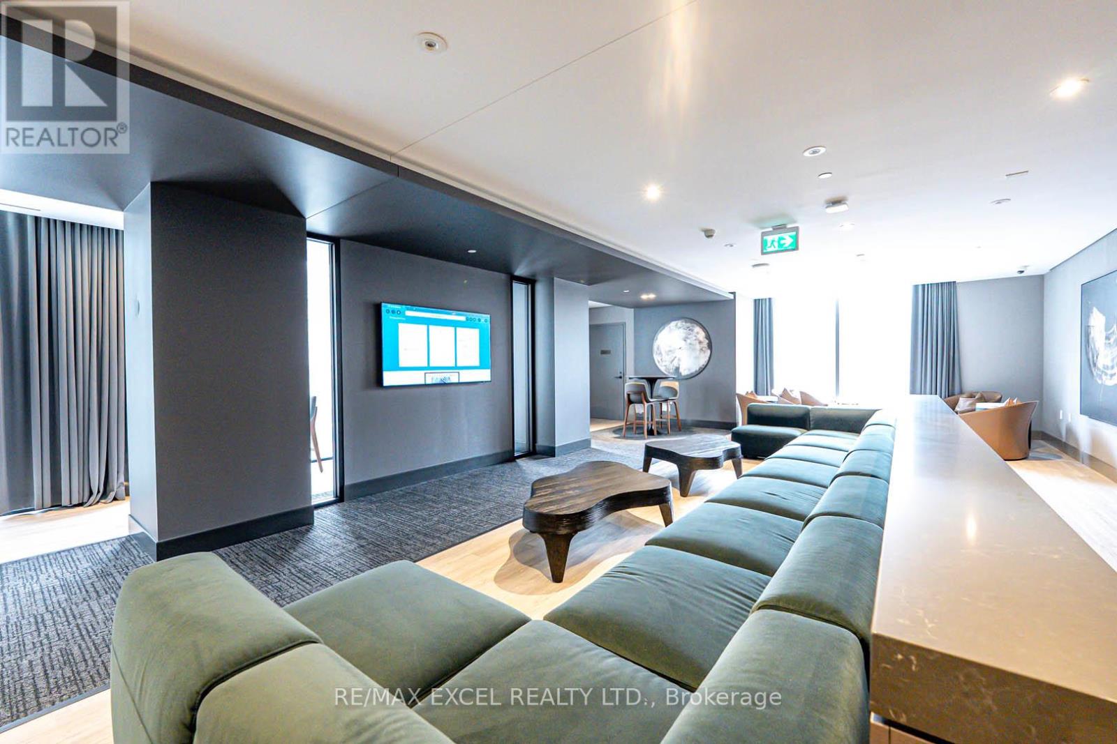 #1002 8 CUMBERLAND STREET - 32