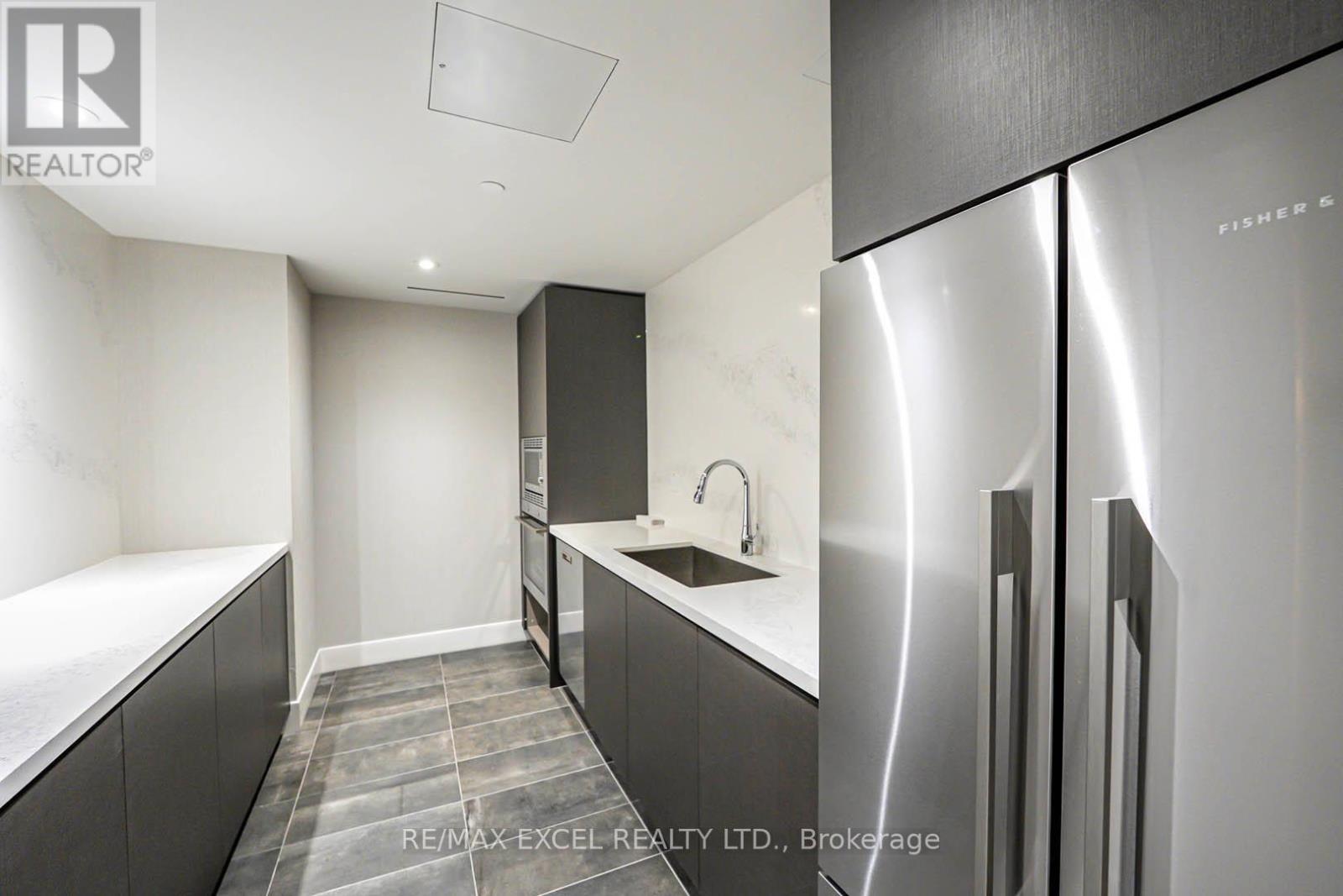 #1002 8 CUMBERLAND STREET - 38