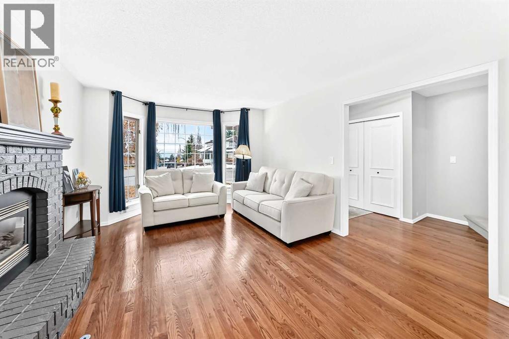 104 Christie Knoll Heights SW, Calgary — photo 3