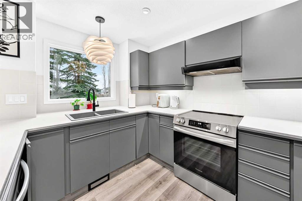 104 Christie Knoll Heights SW, Calgary — photo 9