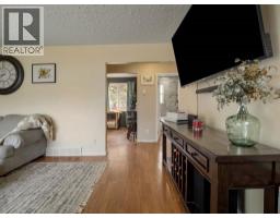 2219 14 Street, Coaldale — photo 4