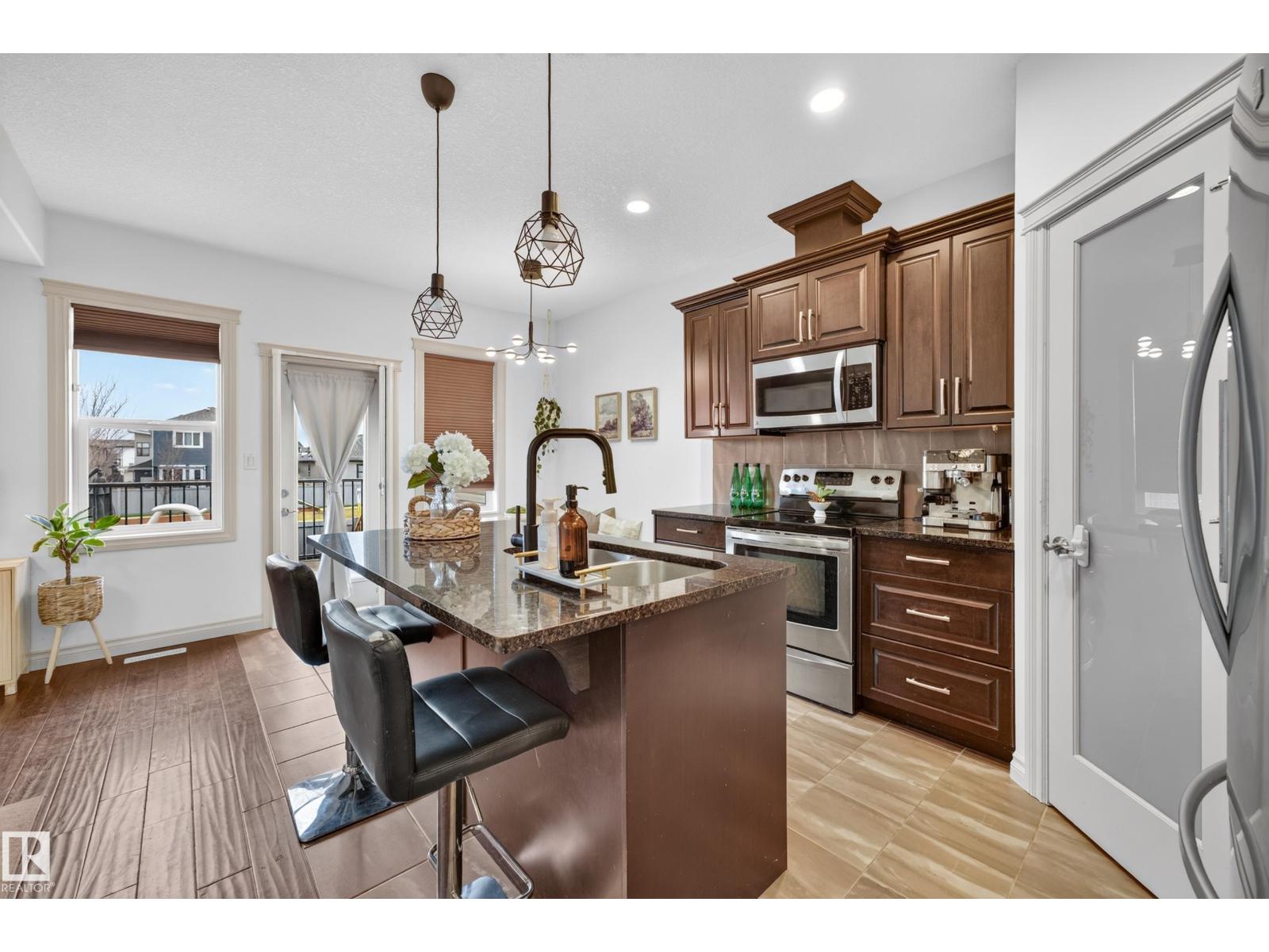 Property photograph 12 for MLS E4514644