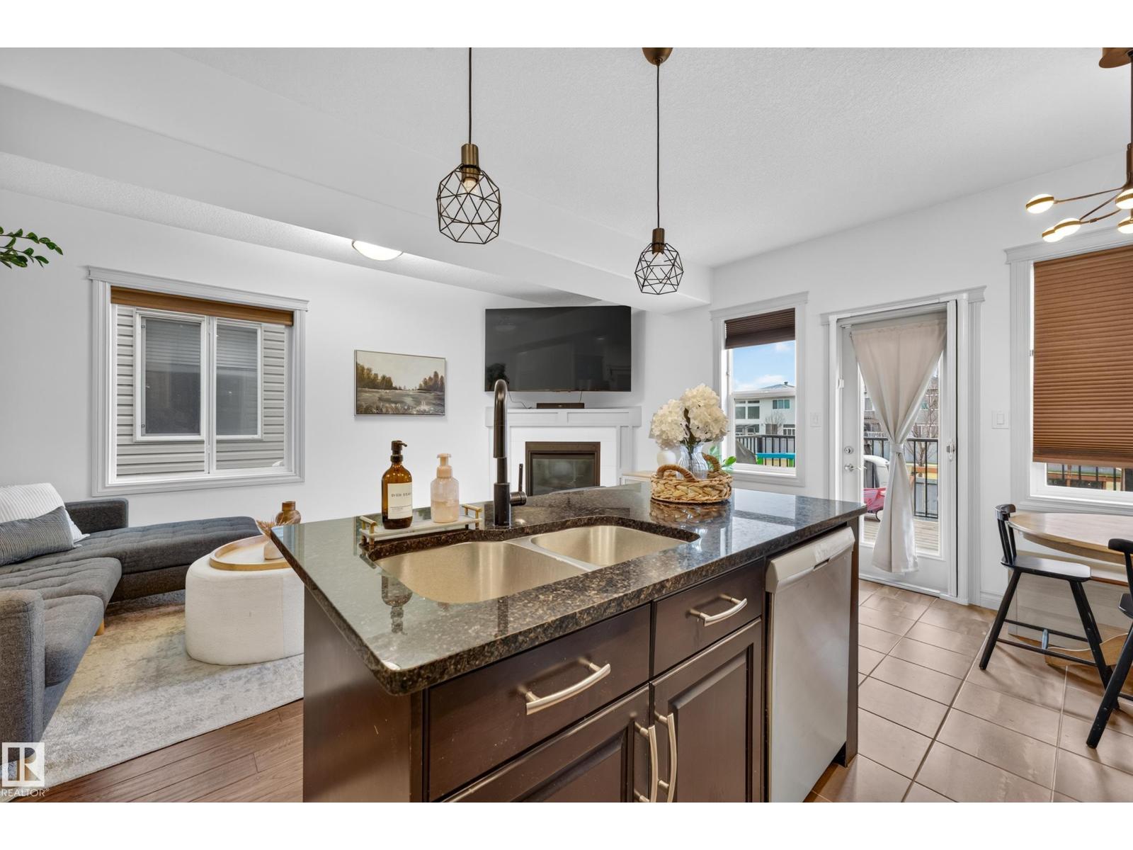 Property photograph 13 for MLS E4514644