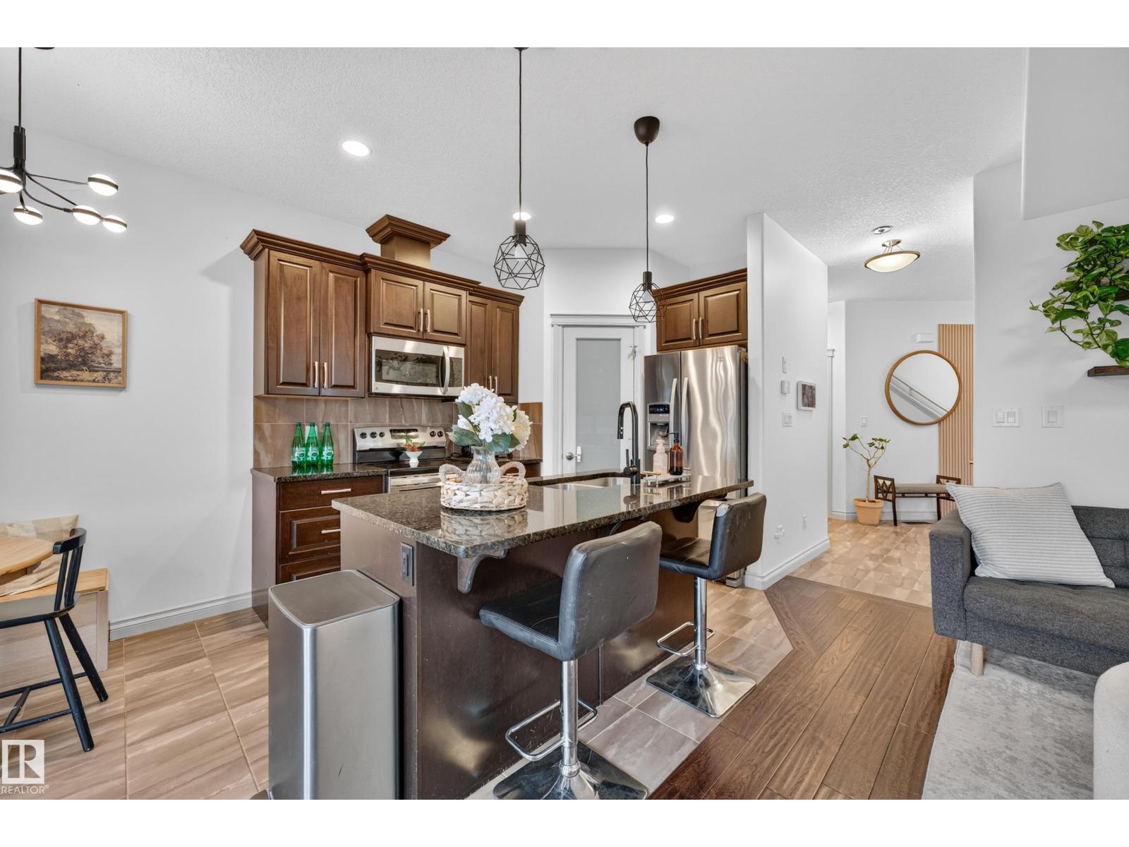 Property photograph 15 for MLS E4514644