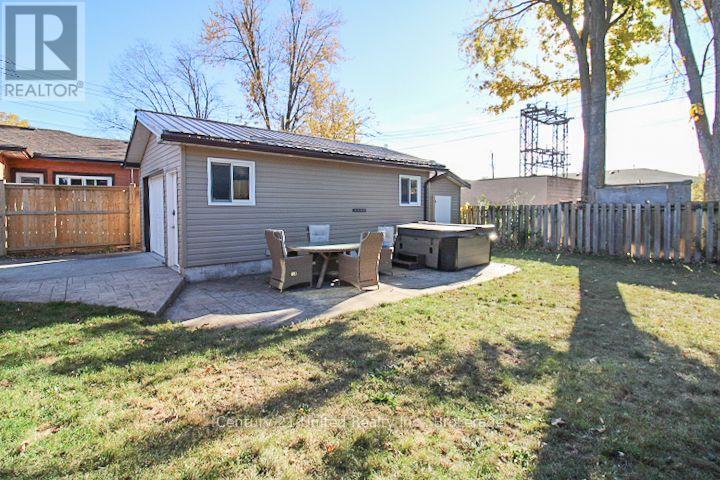 851 TIMOTHY STREET, Peterborough (Northcrest Ward 5) — photo 4