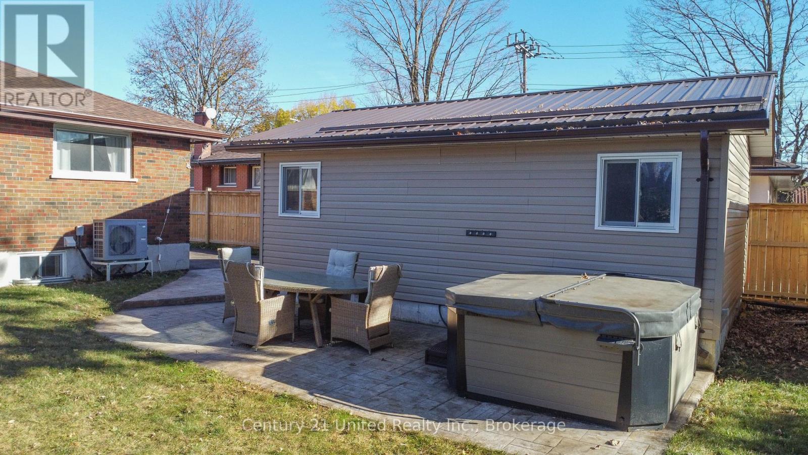 851 TIMOTHY STREET, Peterborough (Northcrest Ward 5) — photo 5
