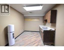 4-5, 7419 50 Avenue, Red Deer — photo 4