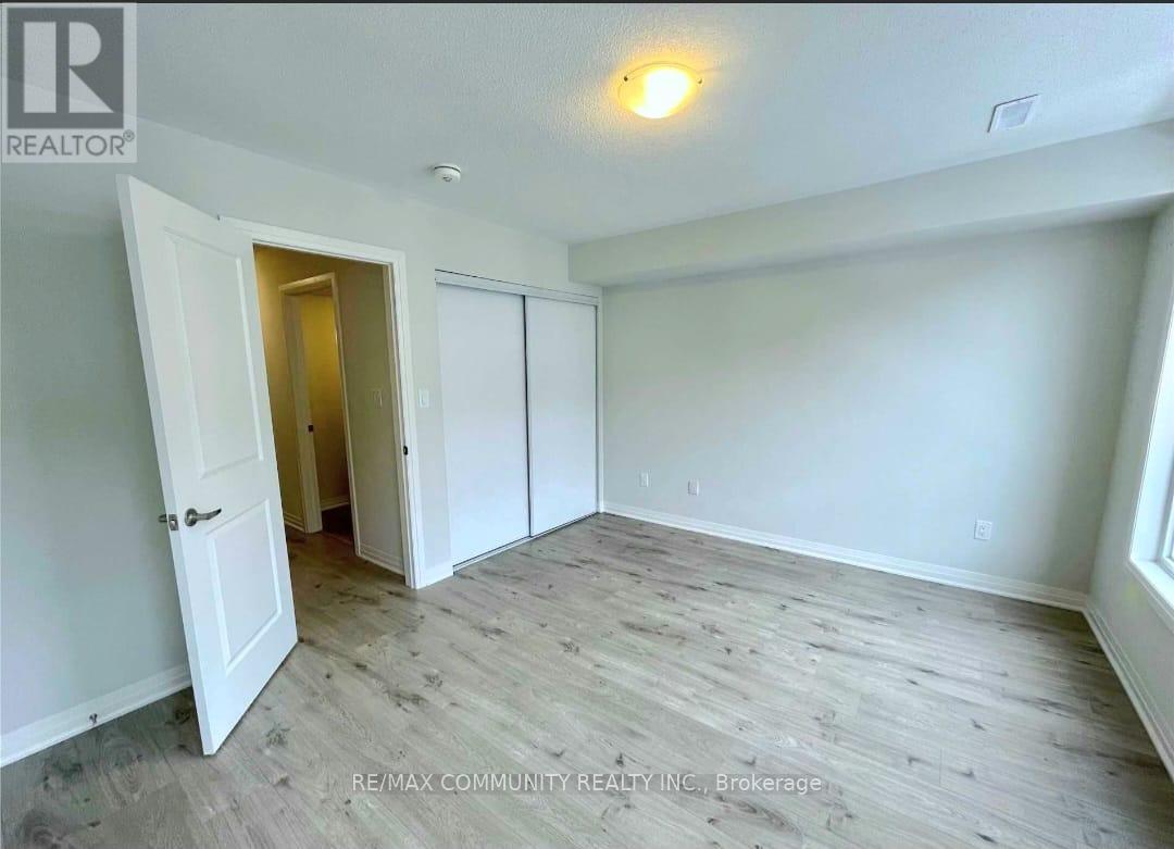 1728 Pleasure Valley Path, Oshawa, ON photo 4