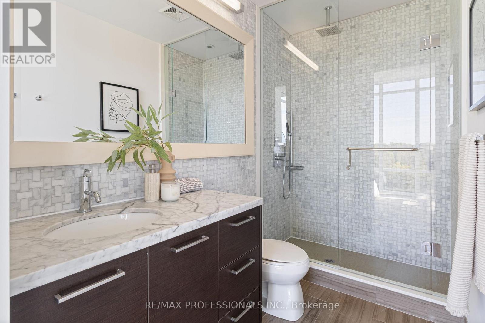 #505 88 PARK LAWN ROAD - 17