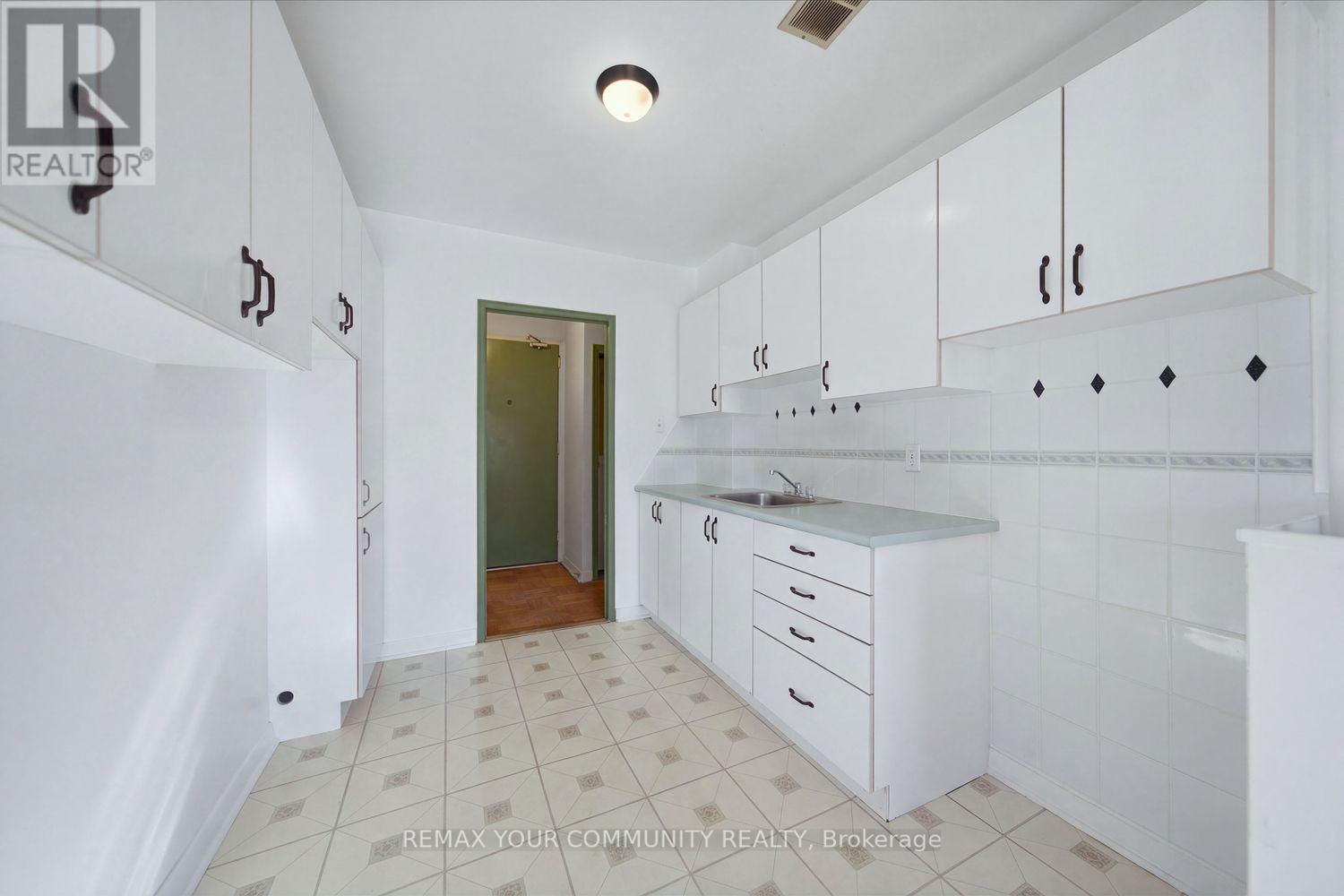 #12 8 KINSDALE BOULEVARD - 13
