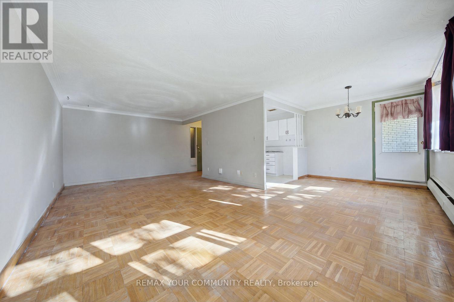 #12 8 KINSDALE BOULEVARD - 9