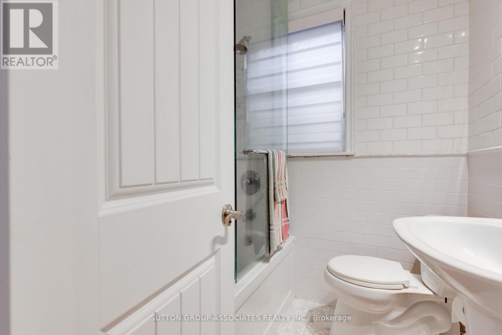 26 LIVINGSTONE AVENUE - 11