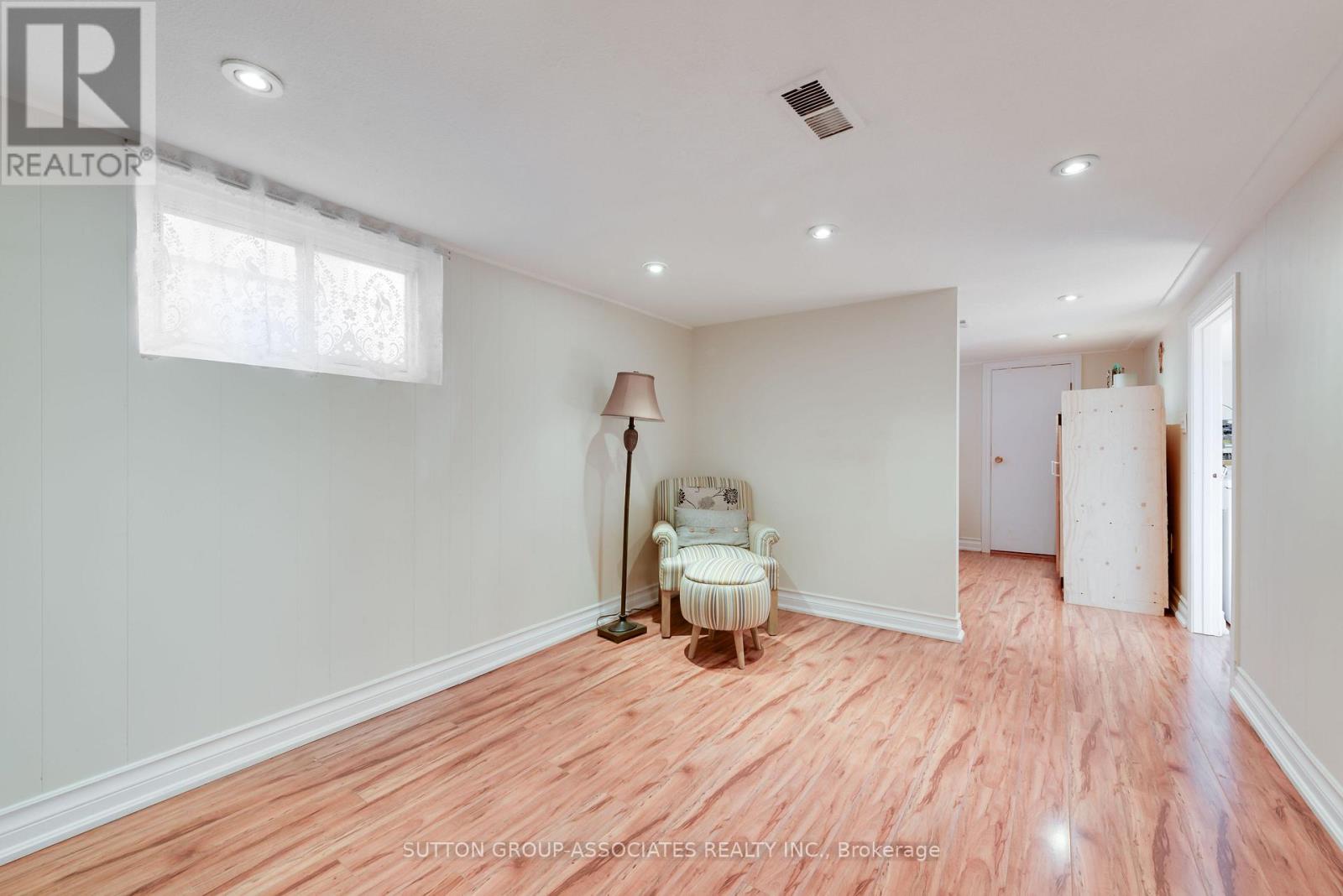26 LIVINGSTONE AVENUE - 17