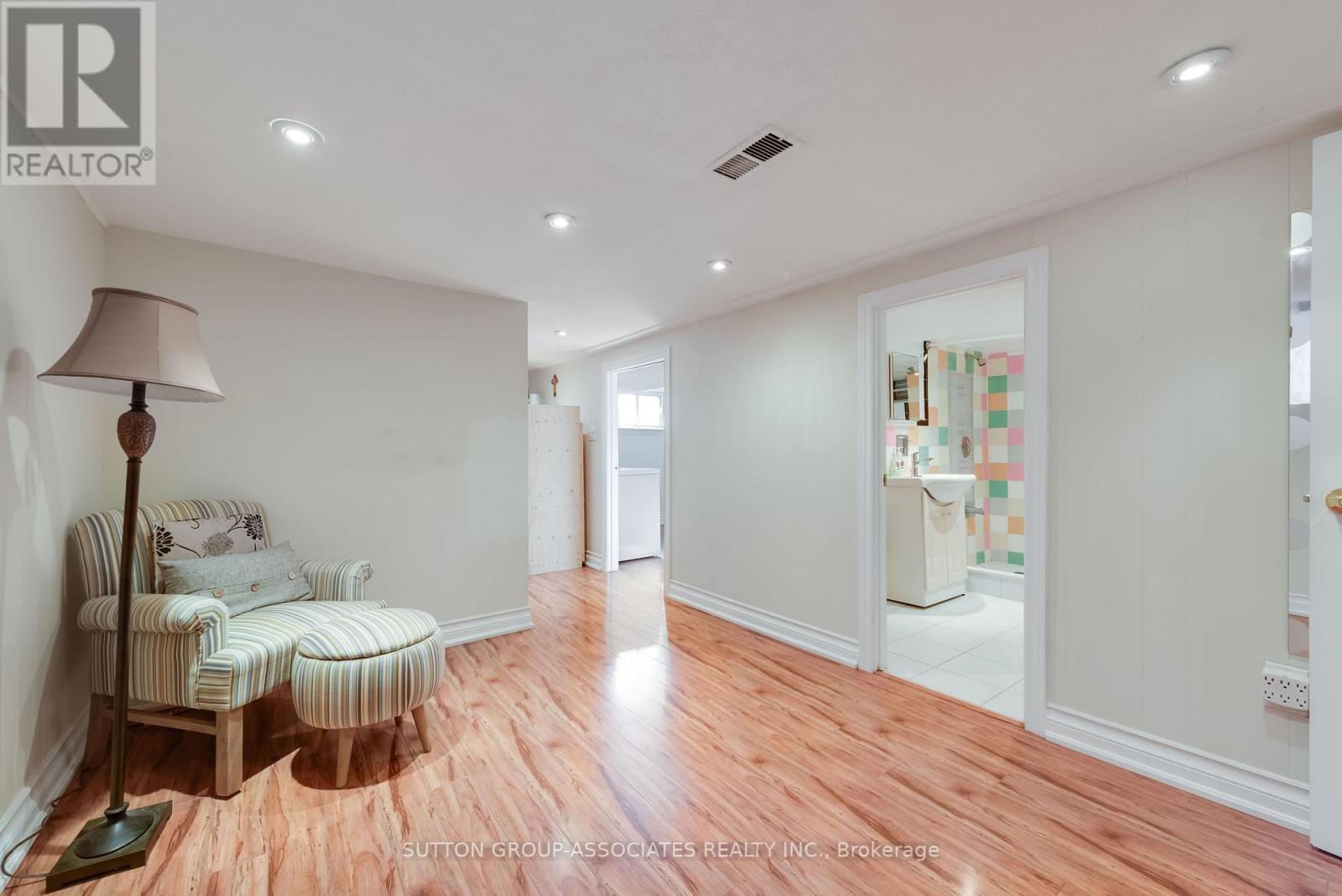 26 LIVINGSTONE AVENUE - 18