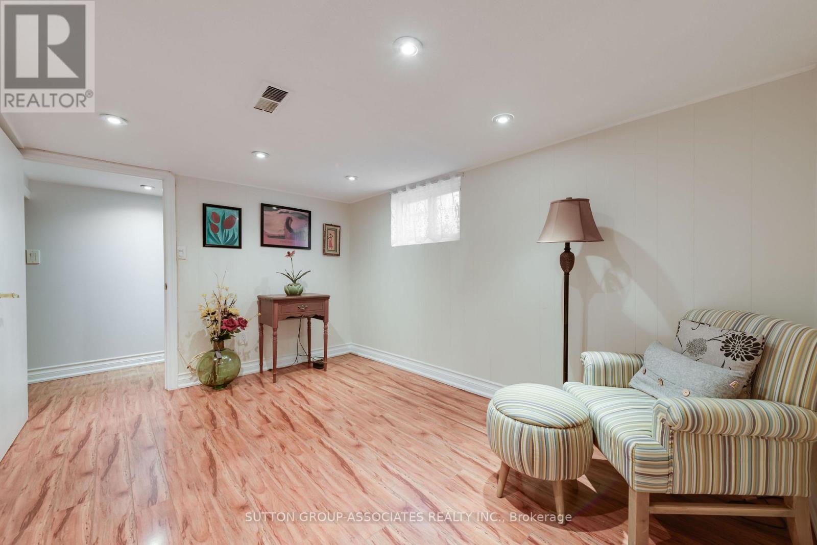 26 LIVINGSTONE AVENUE - 19