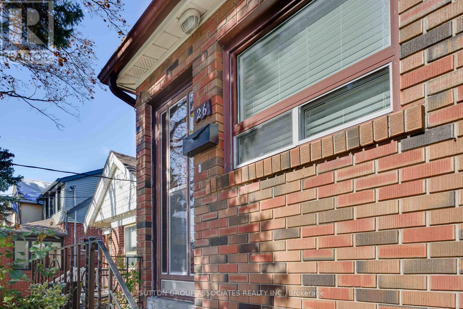 26 LIVINGSTONE AVENUE - 2