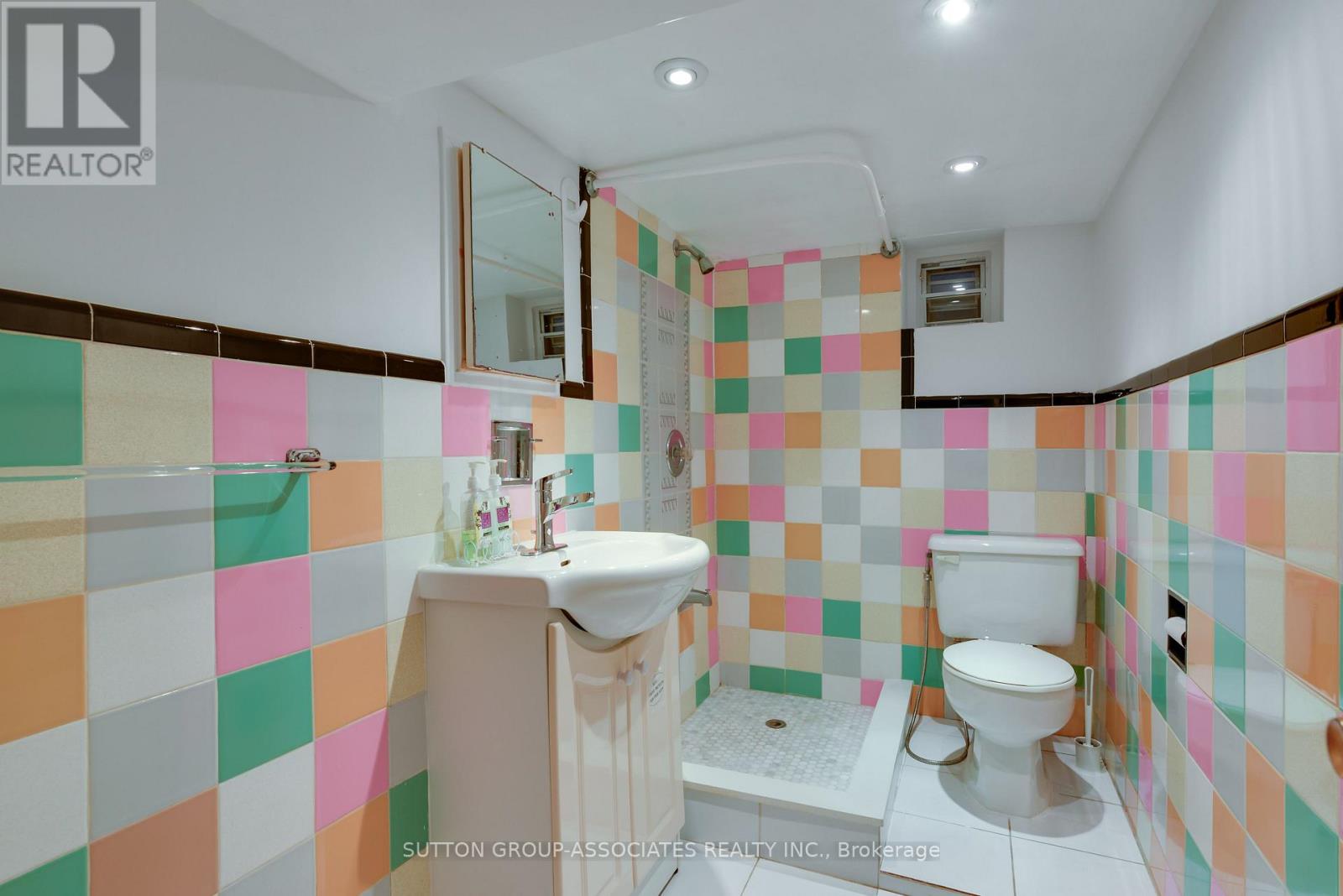 26 LIVINGSTONE AVENUE - 20
