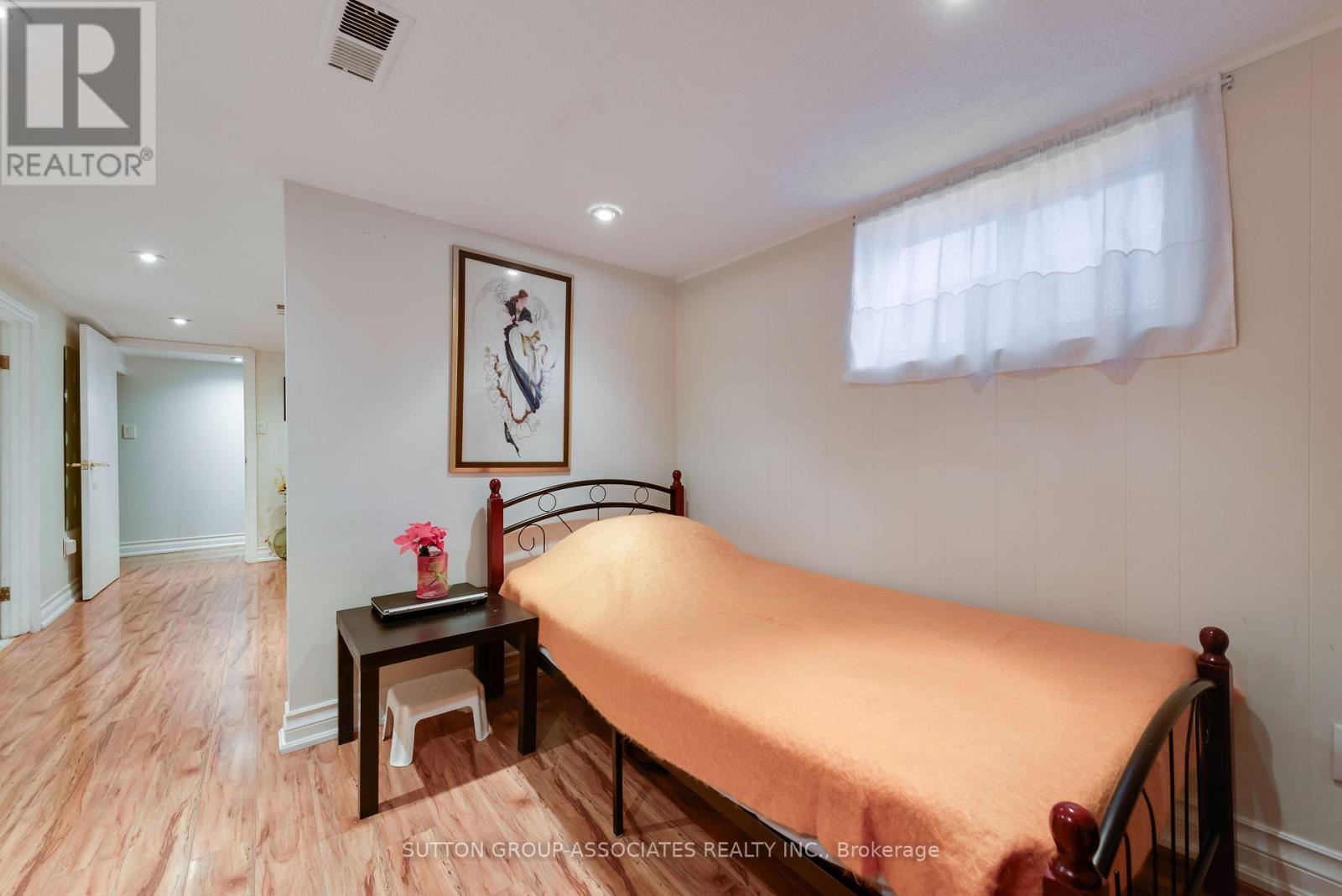 26 LIVINGSTONE AVENUE - 22