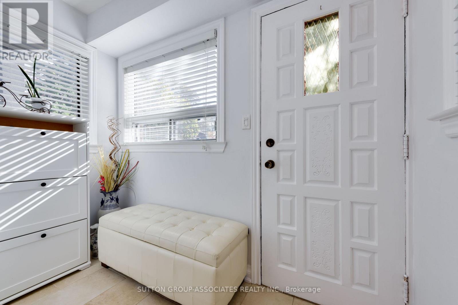 26 LIVINGSTONE AVENUE - 4