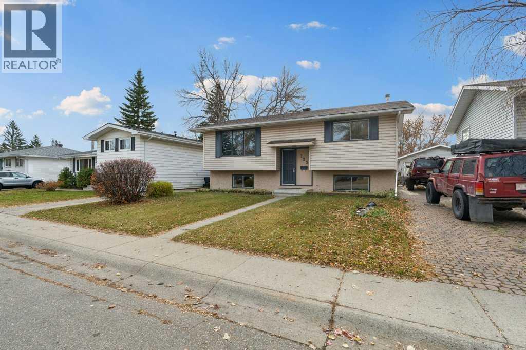 Photo of 123 Lynnview Way SE, Calgary