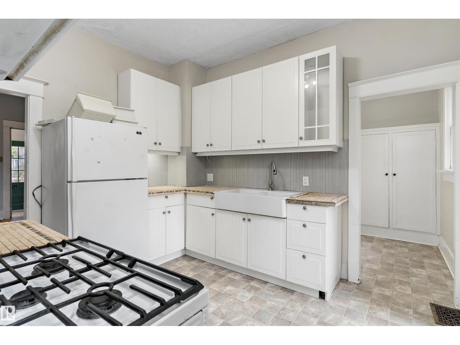 10817 74 AV NW, Edmonton — photo 11