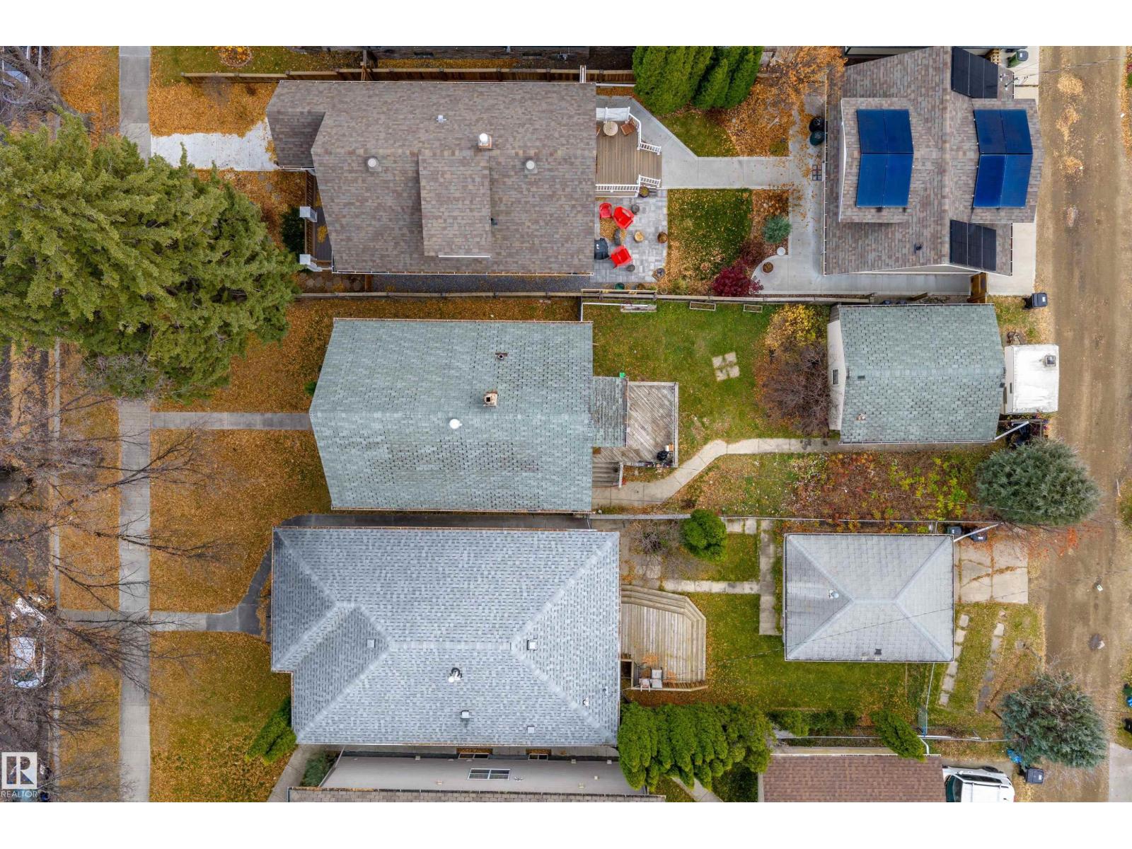 10817 74 AV NW, Edmonton — photo 30