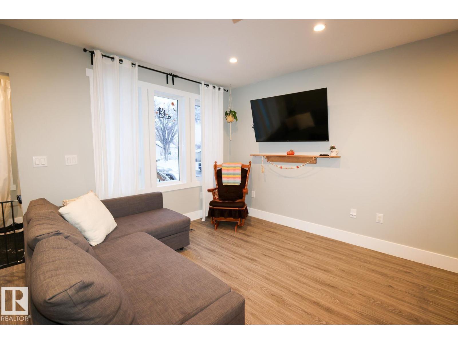 4733 49 AV, Legal — photo 10
