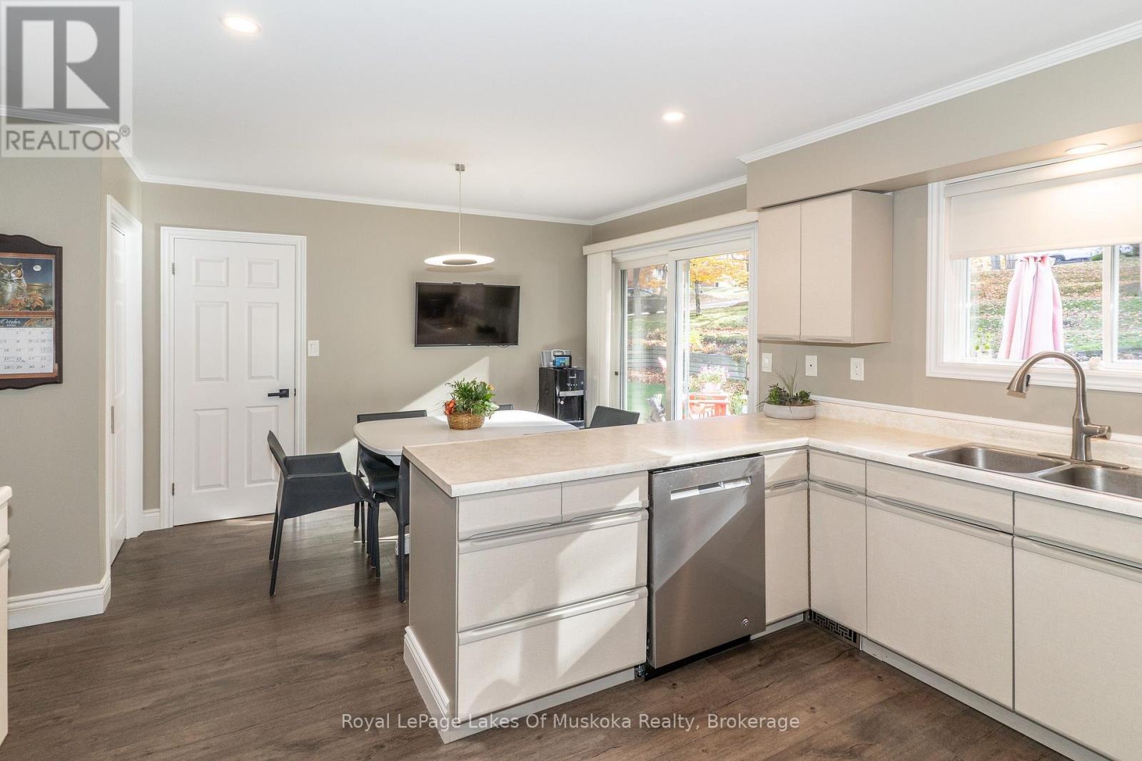135 DOUGLAS STREET - 14