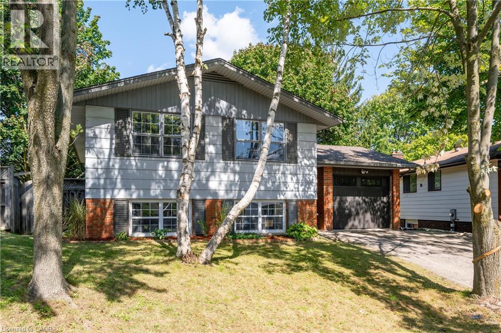 328 BREEZEWOOD Crescent Unit# UPPER — photo 3