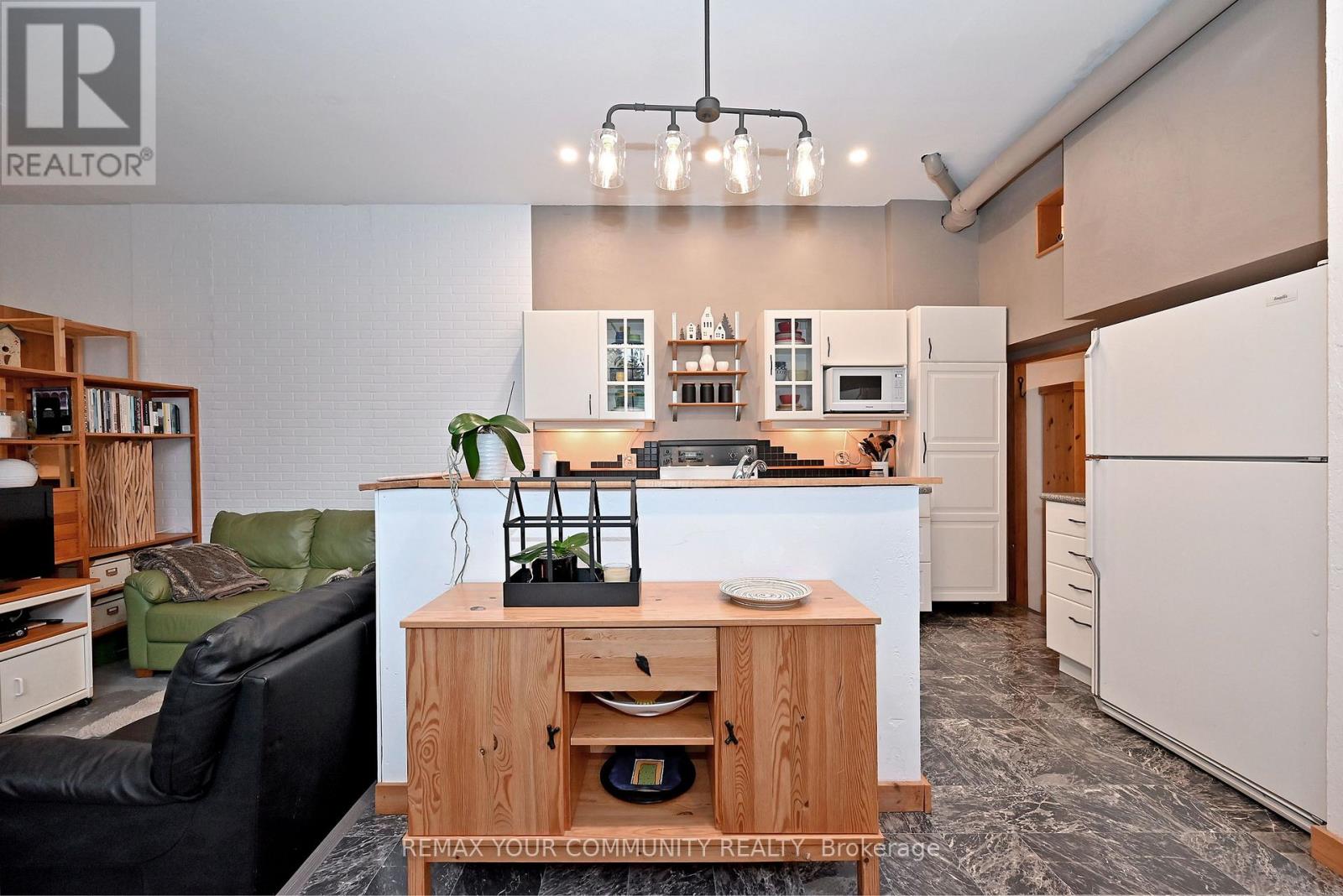 20 LUCY AVENUE - 7
