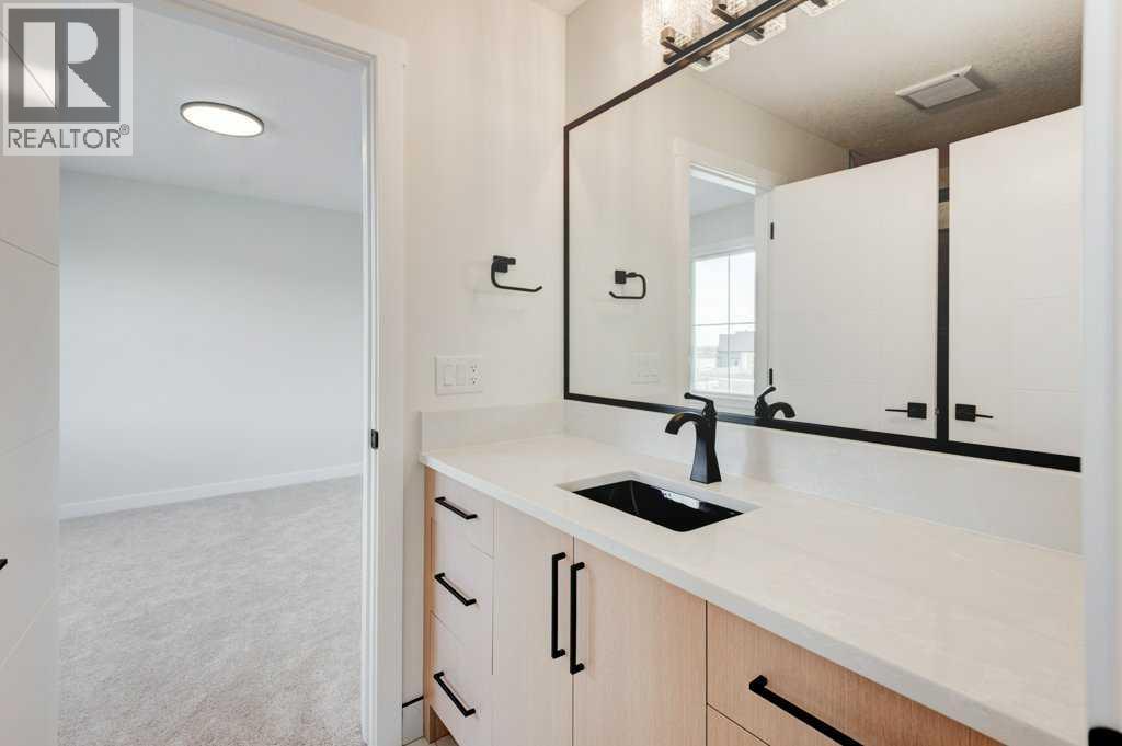 Jack and jill bathroom