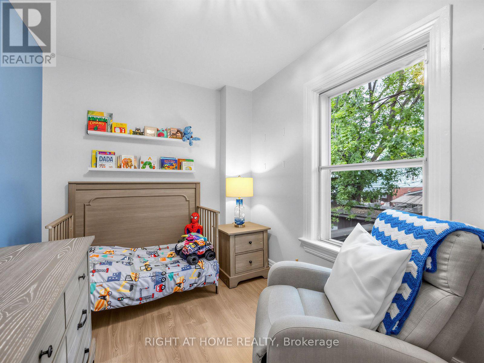 81 SILVERTHORN AVENUE - 16