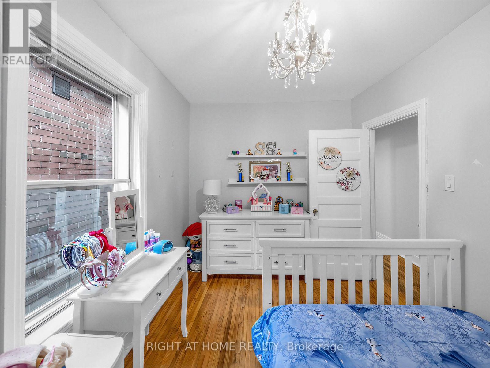 81 SILVERTHORN AVENUE - 19