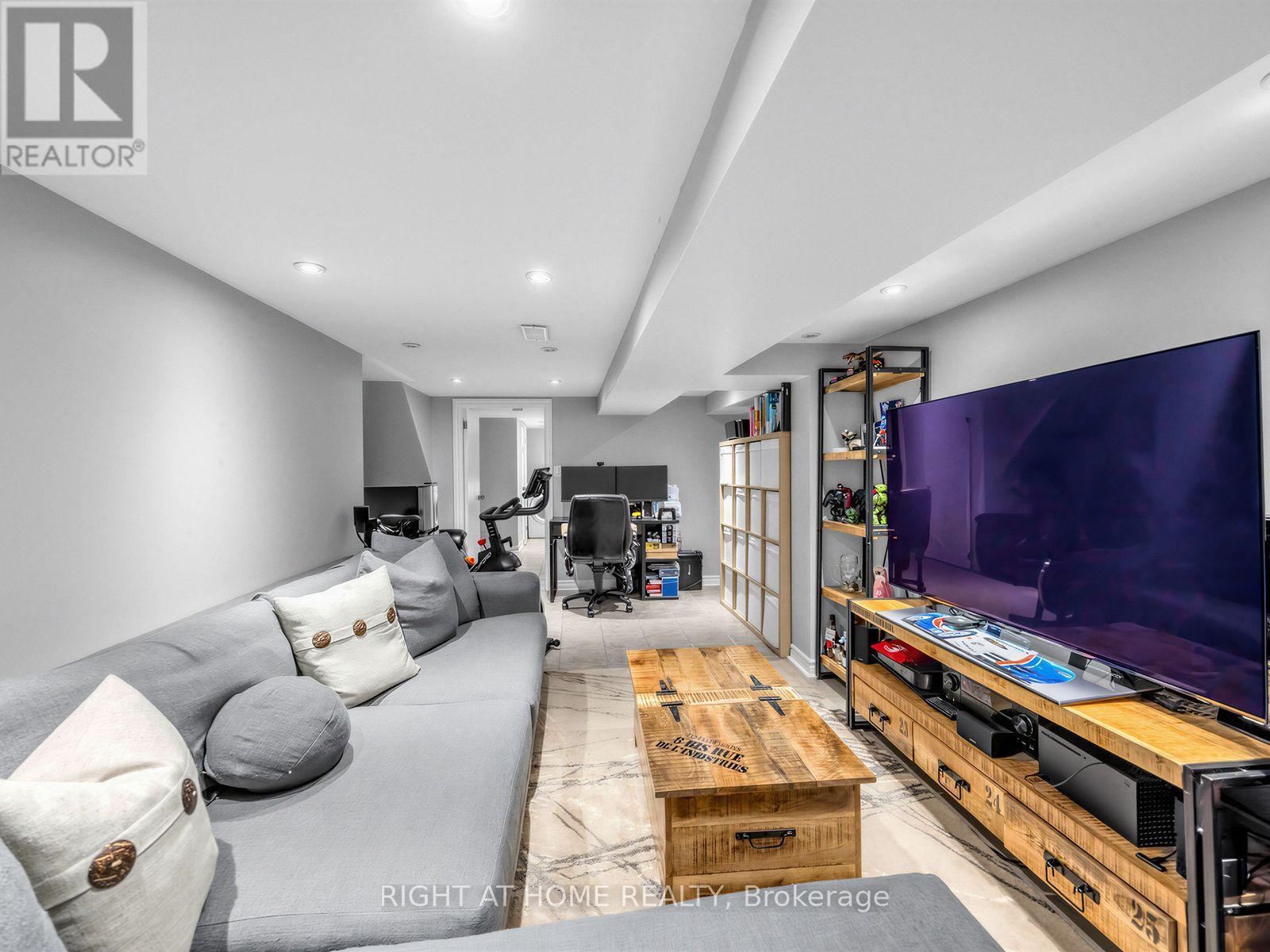 81 SILVERTHORN AVENUE - 20
