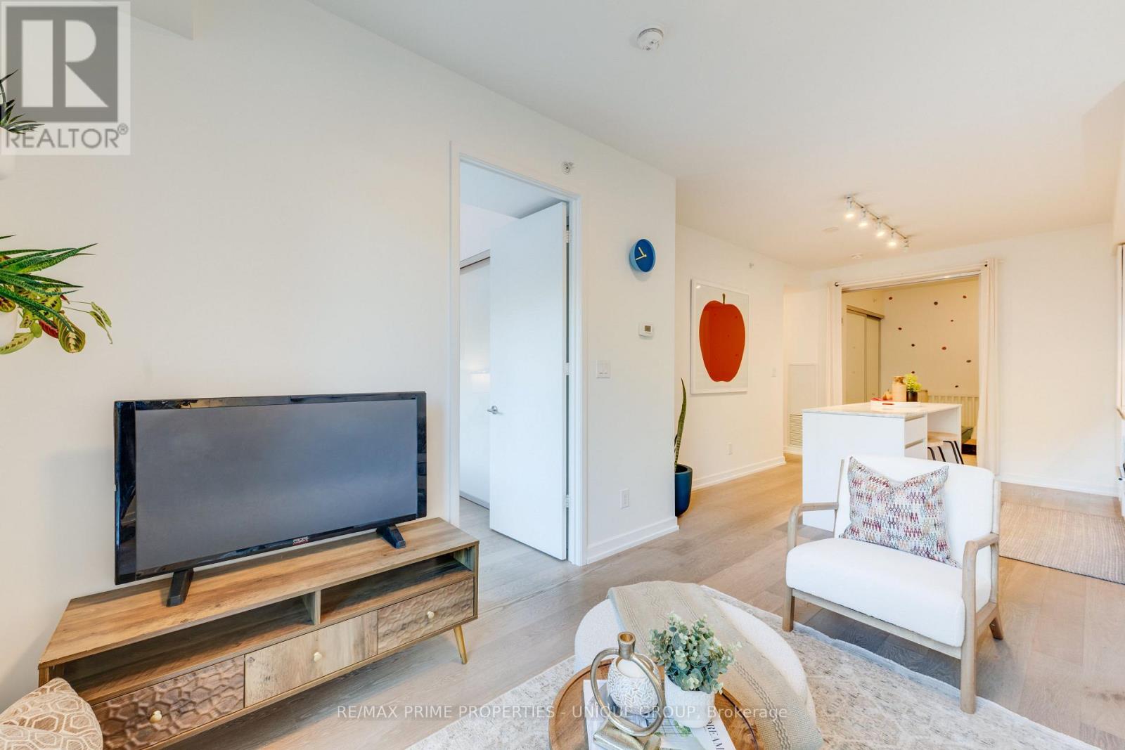 #412 377 MADISON AVENUE - 4