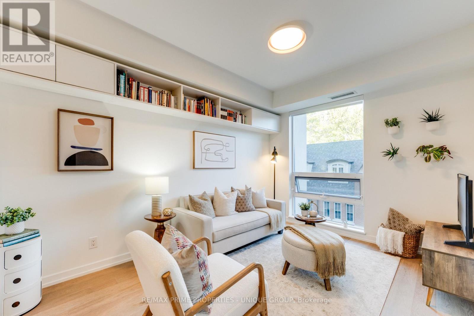 #412 377 MADISON AVENUE - 2
