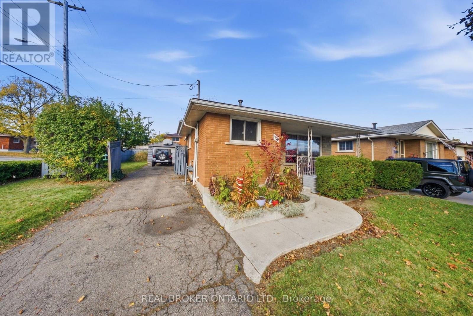 24 RAPALLO DRIVE - 3