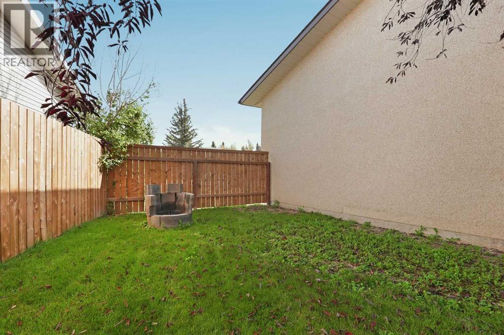 422 8 Street N, photo 37 of 39