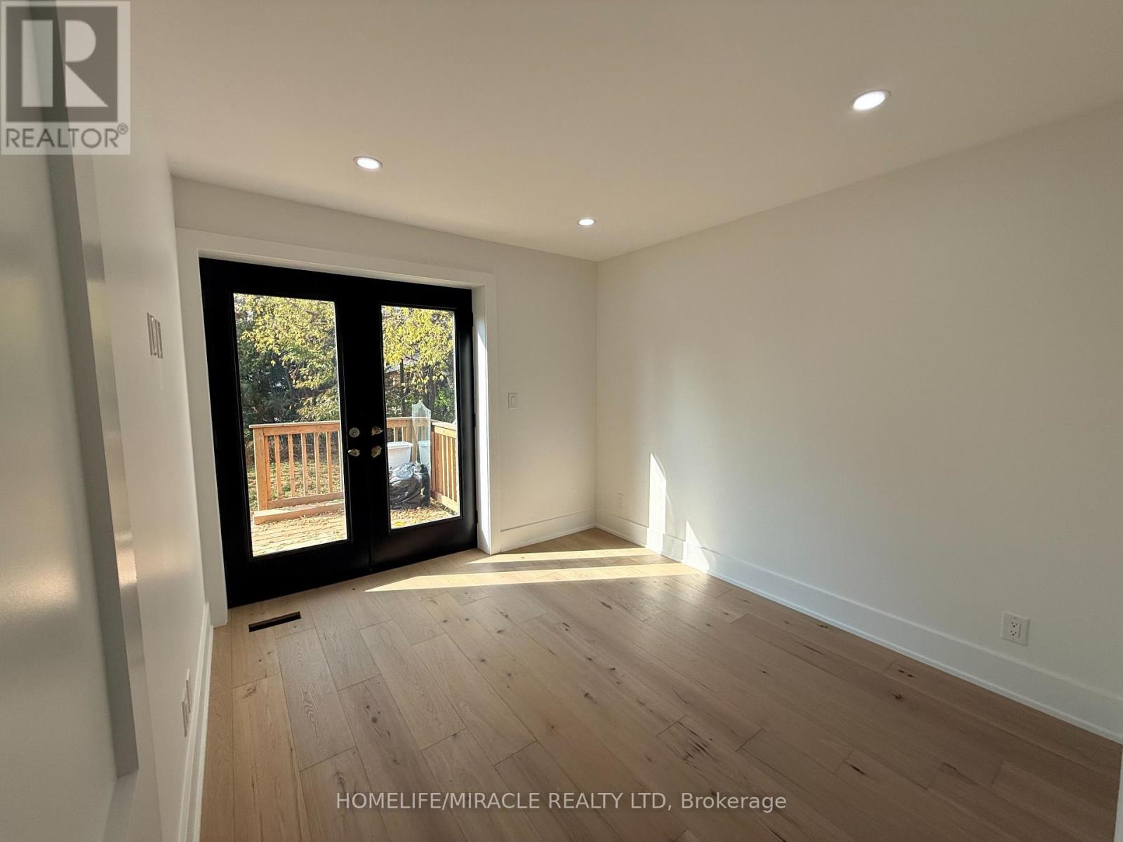 20 SHANEEN BOULEVARD - 17