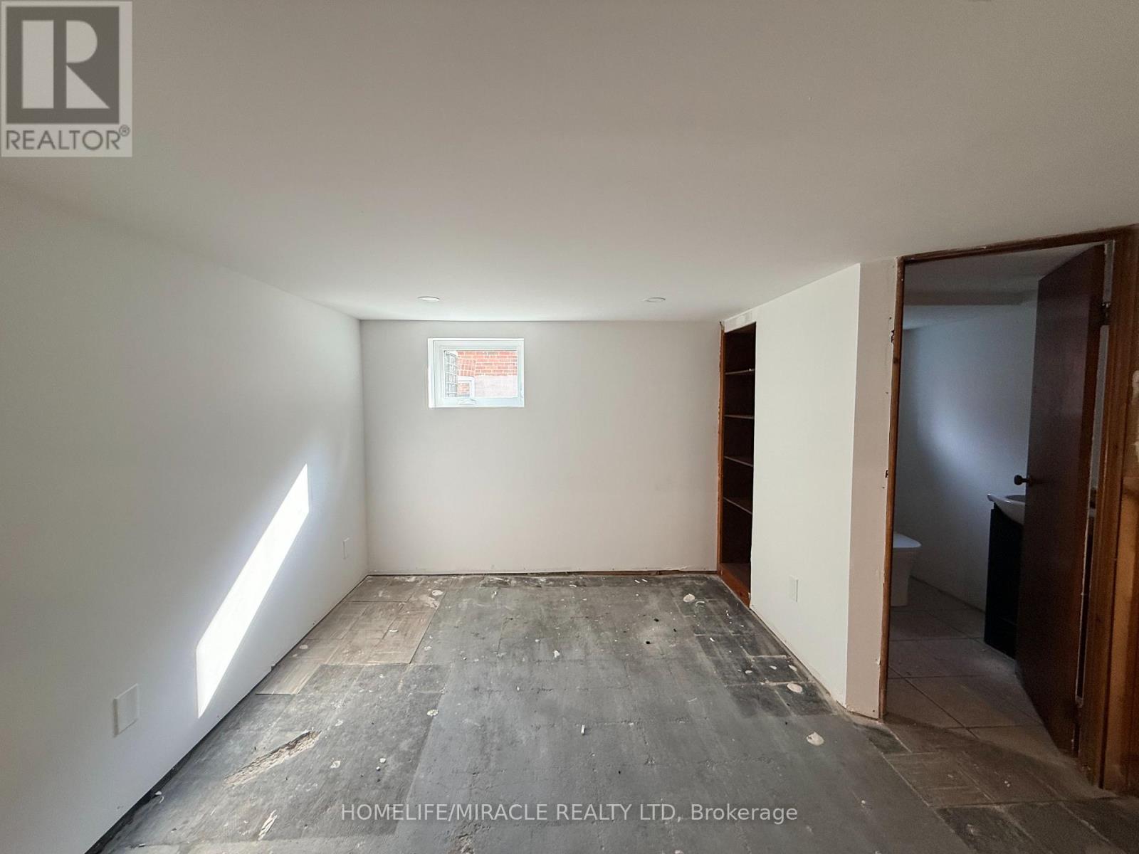 20 SHANEEN BOULEVARD - 23