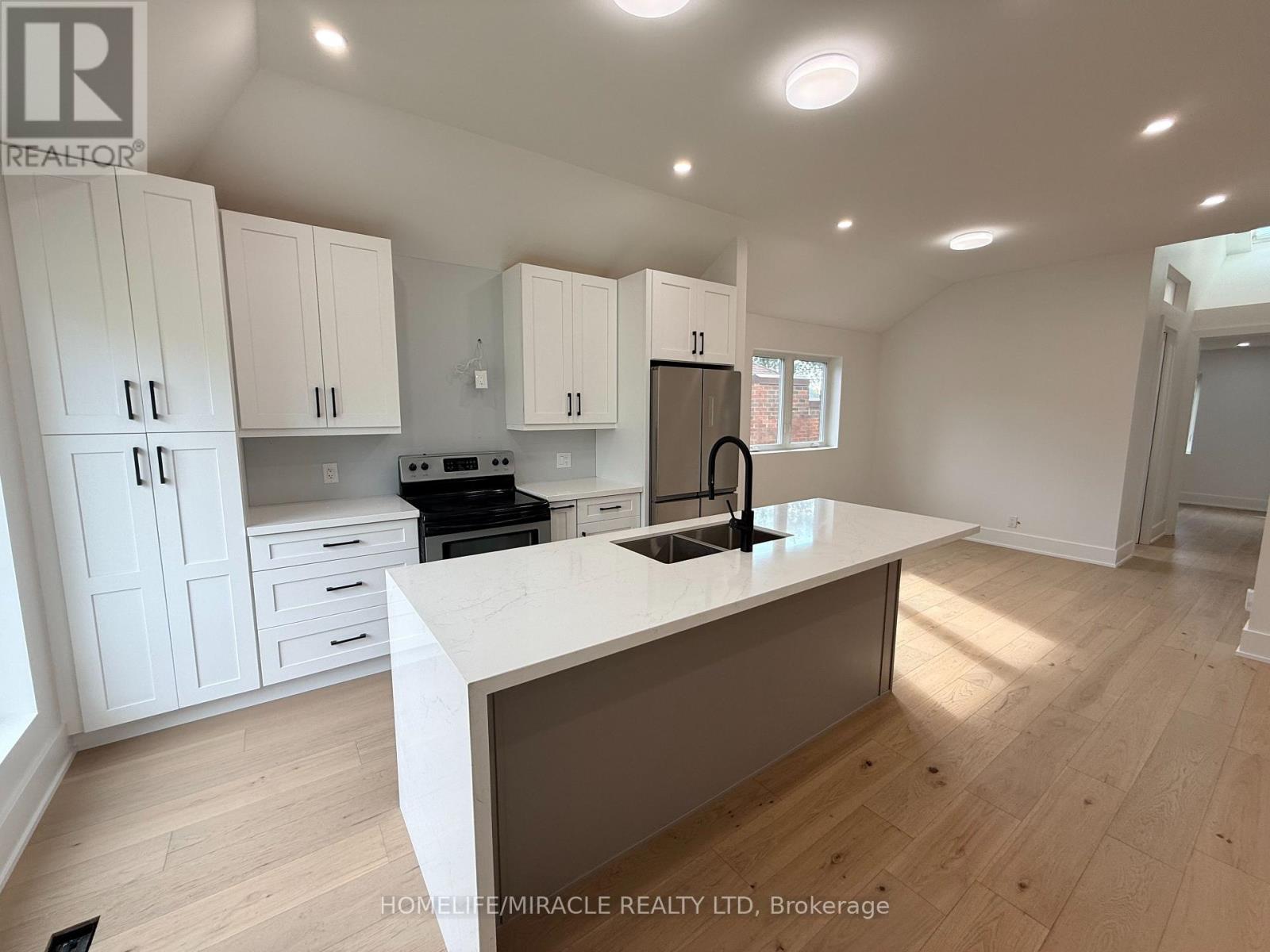 20 SHANEEN BOULEVARD - 7