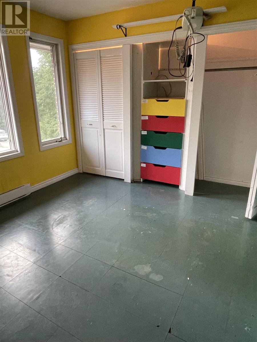 401 Lake ST - 12