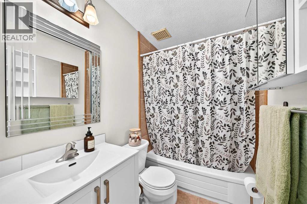 2, 1055 72 Avenue NW, photo 17 of 31